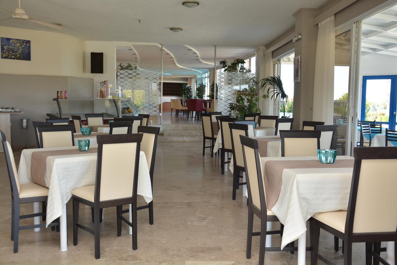 Costa Angela Seaside Resort Dış mekan fotoğraf